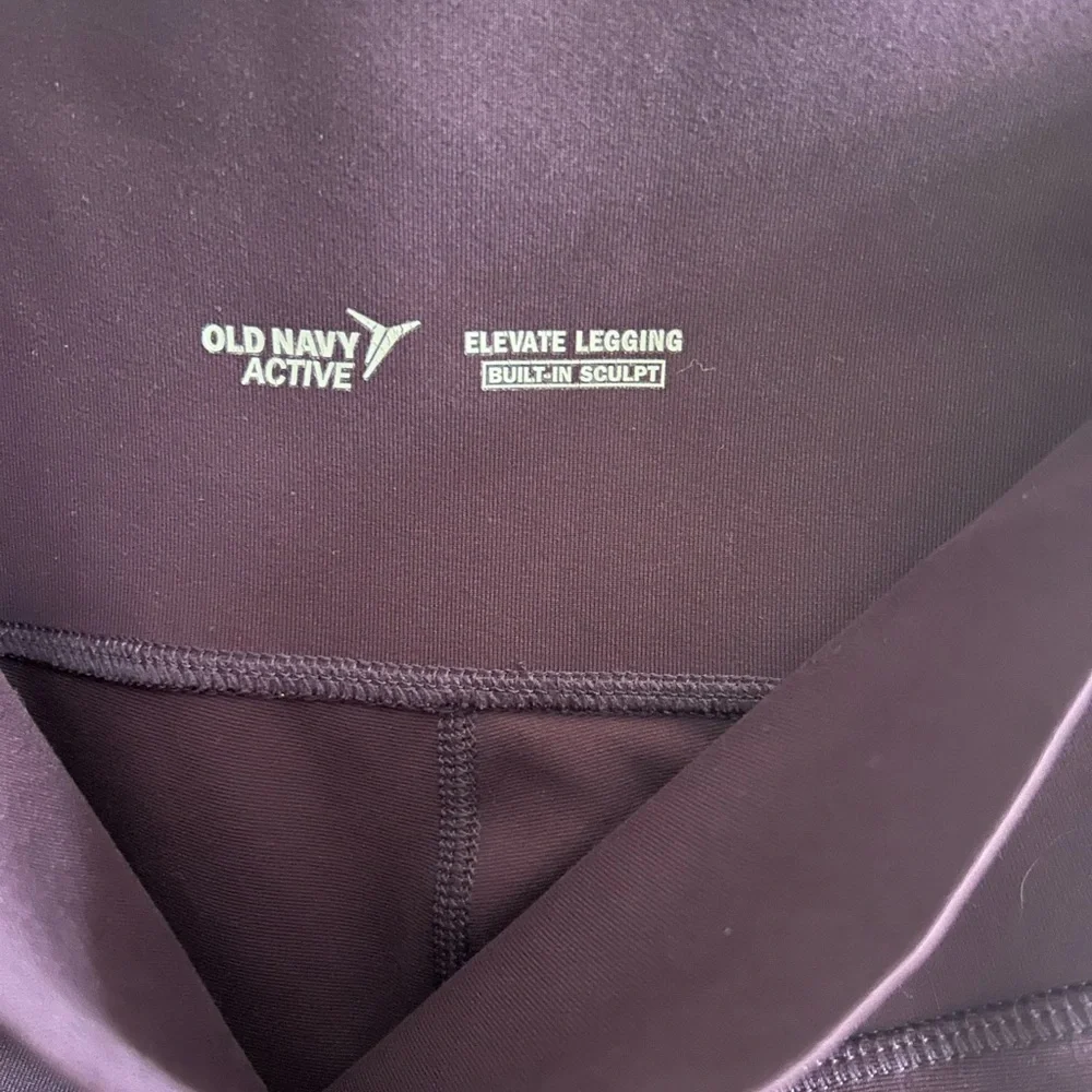 Old Navy elevate built in sculpt purple leggings - Picture 7 of 8